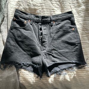Levi’s Ribcage Jean Shorts